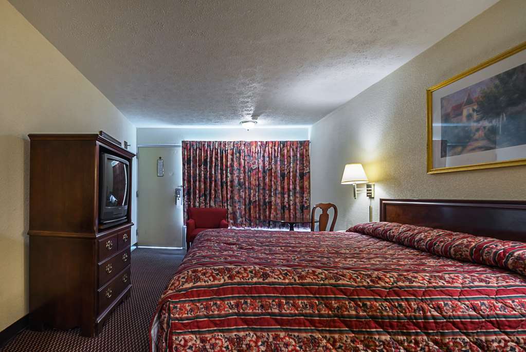 Relax Inn By Oyo Columbus Oh I 70 Room photo